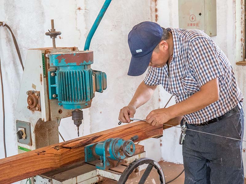 忻州楼梯地板柜门的油漆修复-10