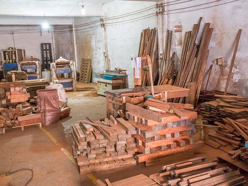 忻州楼梯地板柜门的油漆修复-09